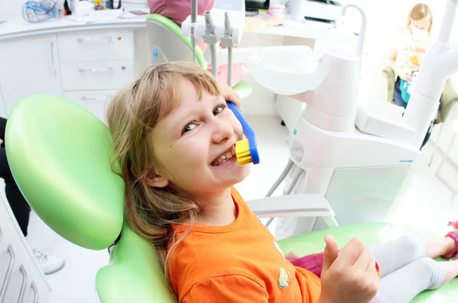 Пломбирование зубов у ребенка