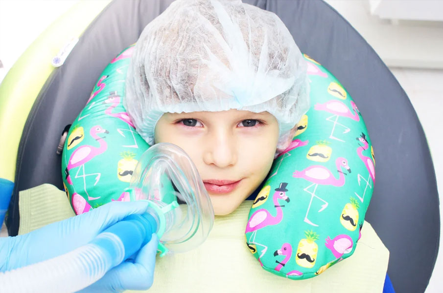 Ребенок подготавливается к лечению во сне